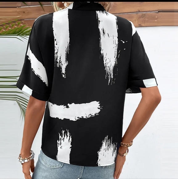 ✨️Sale✨️Women's Half Sleeve Blouse - Black/White - Picture 2 of 4